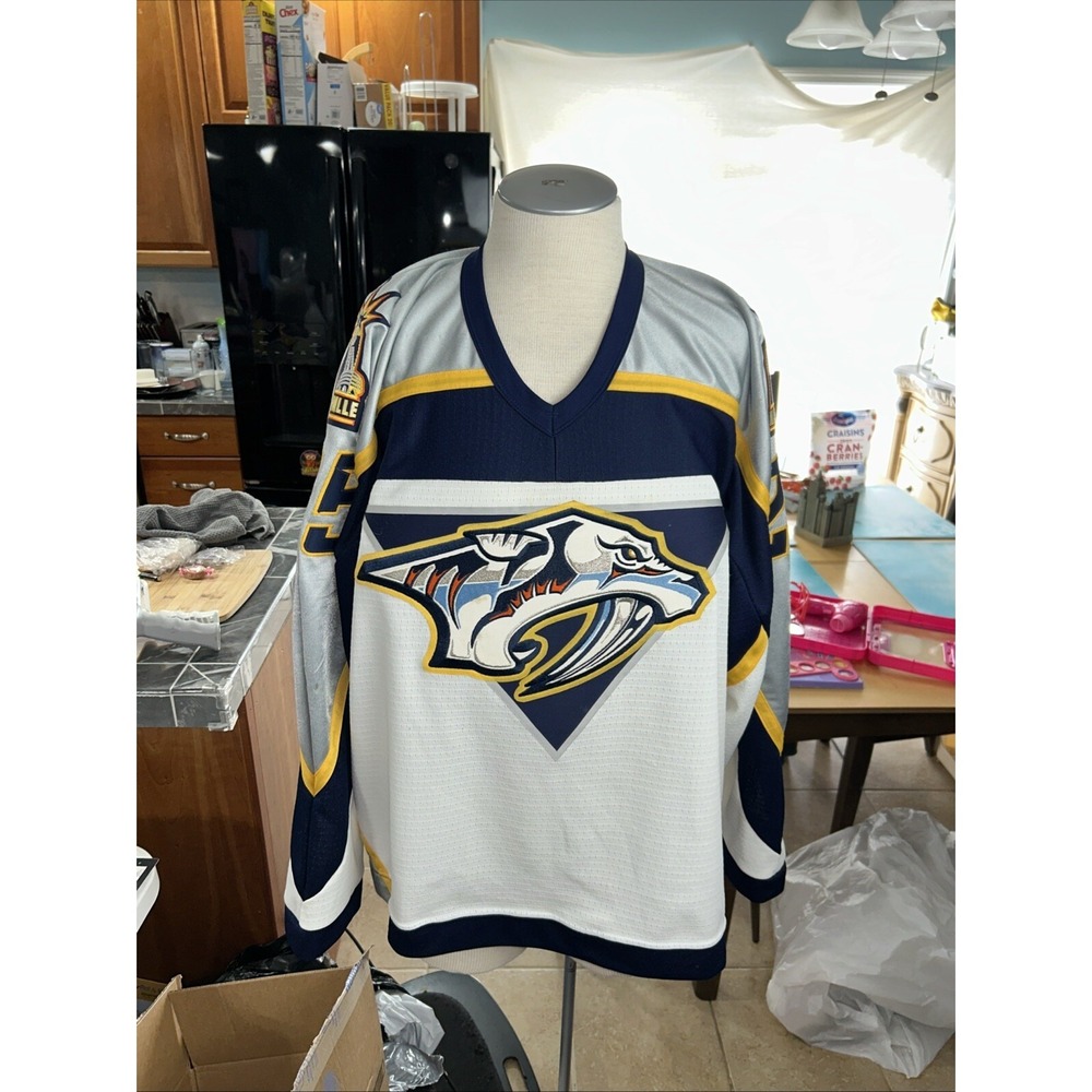 Bauer Nashville Predators Hockey Jersey XL TG Krivokrason #25 Men's NHL Vintage - Picture 2 of 9